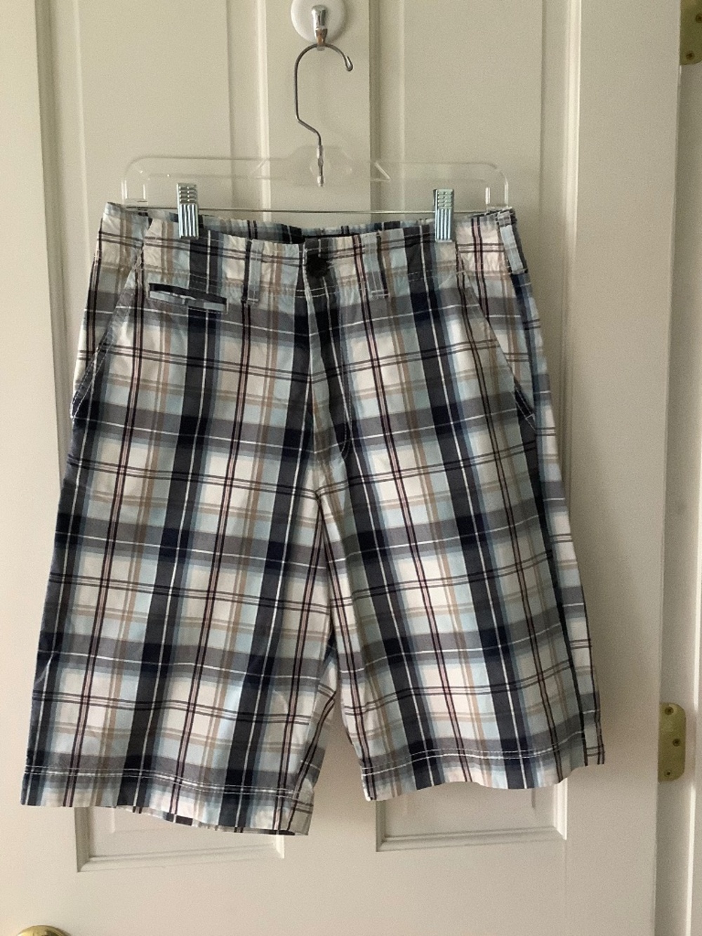 Men’s plaid shorts